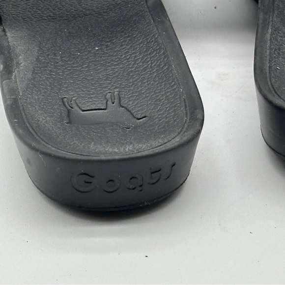 Goats Slides Size 8 / 38Black Flowers Flip Flops Sandals Slip On Beach Pool - Picture 8 of 12